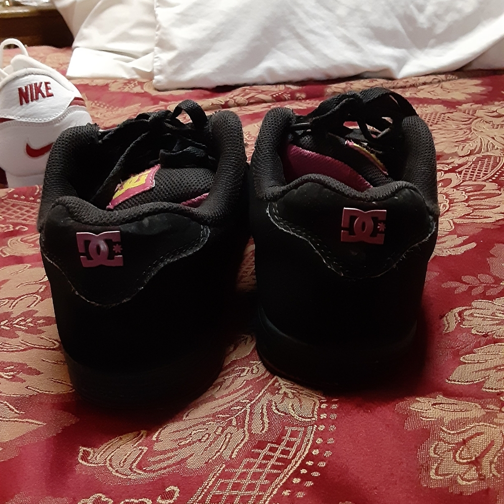 Shoes - Picture 4 of 4